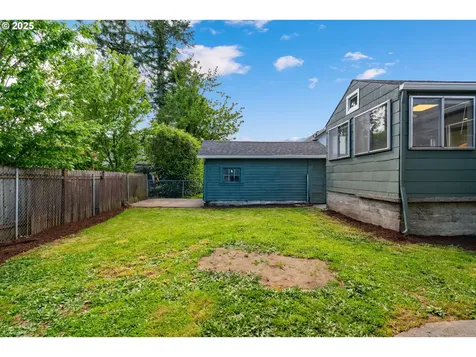5324 SE Flavel Street Portland OR 97206