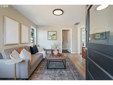 5324 SE Flavel Street Portland OR 97206