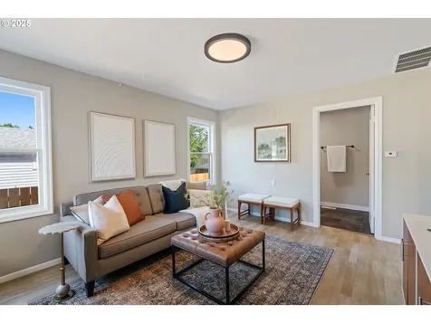 5324 SE Flavel Street Portland OR 97206