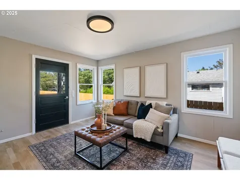 5324 SE Flavel Street Portland OR 97206