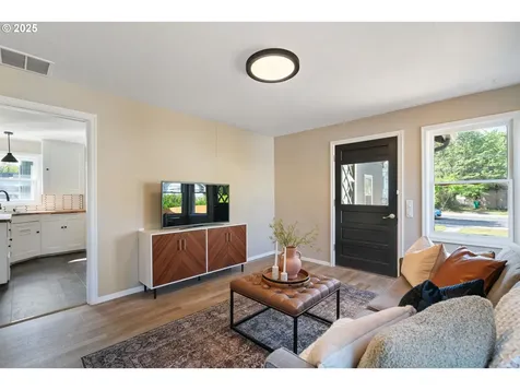 5324 SE Flavel Street Portland OR 97206