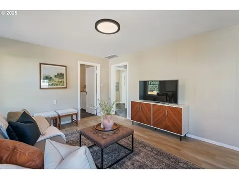 5324 SE Flavel Street Portland OR 97206