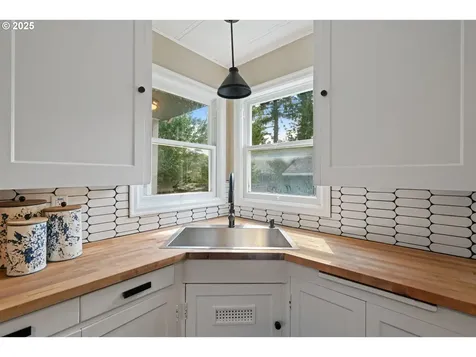 5324 SE Flavel Street Portland OR 97206