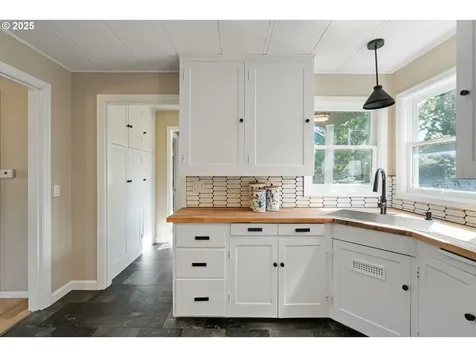 5324 SE Flavel Street Portland OR 97206