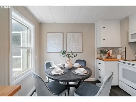 5324 SE Flavel Street Portland OR 97206