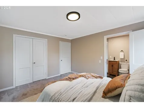 5324 SE Flavel Street Portland OR 97206