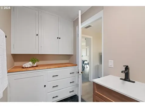 5324 SE Flavel Street Portland OR 97206