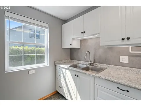 5324 SE Flavel Street Portland OR 97206