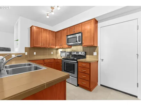 595 NW Lost Springs Terrace Portland OR 97229