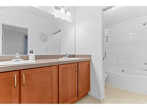 595 NW Lost Springs Terrace Portland OR 97229