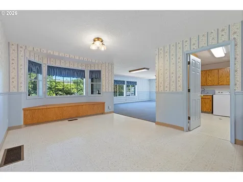 339 NE South Shore Road Portland OR 97211