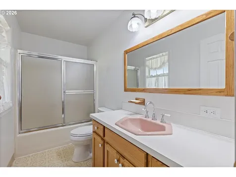 339 NE South Shore Road Portland OR 97211