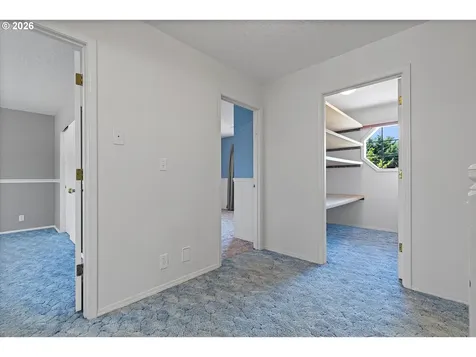 339 NE South Shore Road Portland OR 97211
