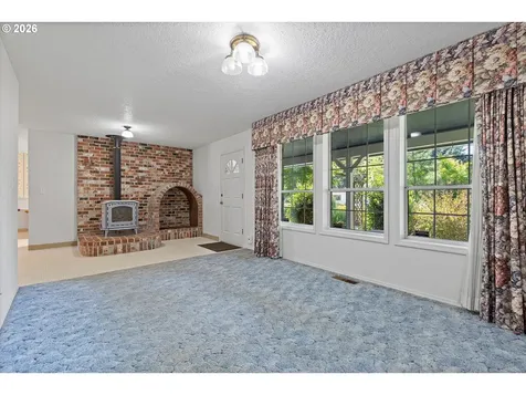 339 NE South Shore Road Portland OR 97211