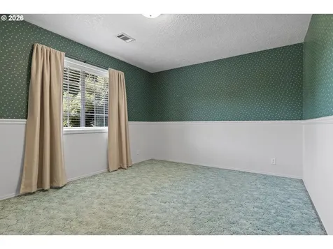 339 NE South Shore Road Portland OR 97211