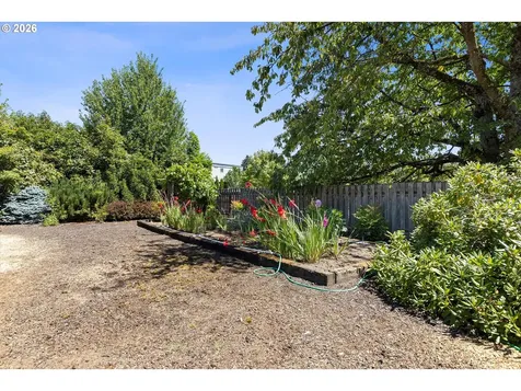 339 NE South Shore Road Portland OR 97211