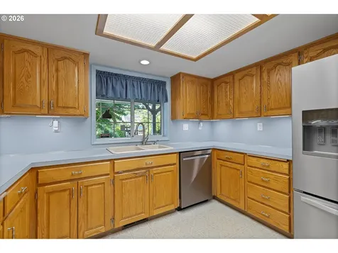 339 NE South Shore Road Portland OR 97211