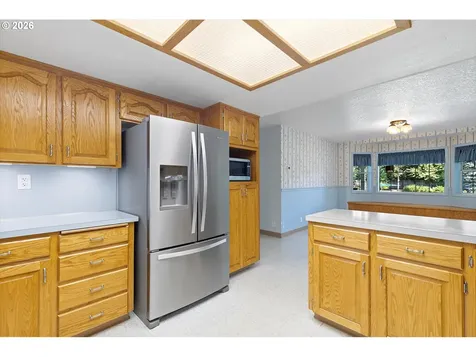 339 NE South Shore Road Portland OR 97211
