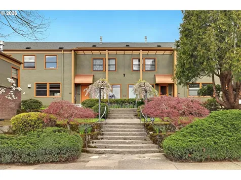 2025 SE Caruthers Street Portland OR 97214