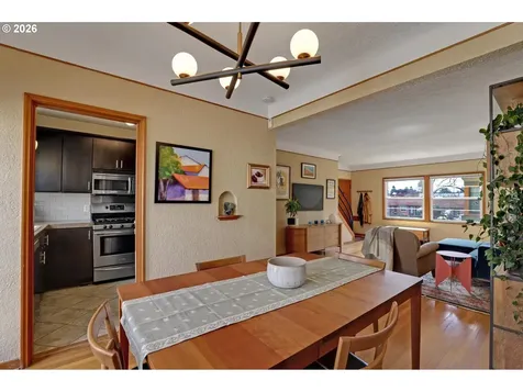 2025 SE Caruthers Street Portland OR 97214