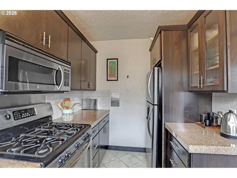 2025 SE Caruthers Street Portland OR 97214