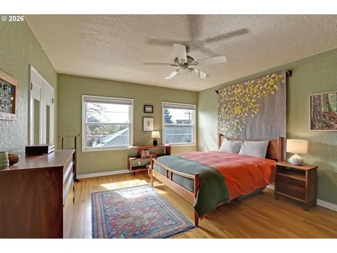 2025 SE Caruthers Street Portland OR 97214