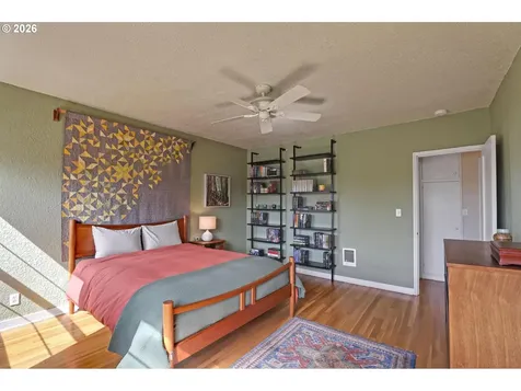 2025 SE Caruthers Street Portland OR 97214