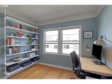 2025 SE Caruthers Street Portland OR 97214
