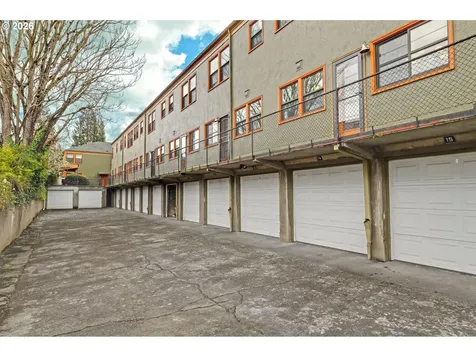 2025 SE Caruthers Street Portland OR 97214
