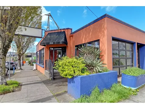 2025 SE Caruthers Street Portland OR 97214