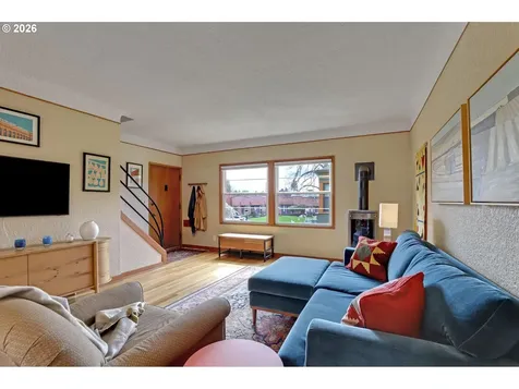 2025 SE Caruthers Street Portland OR 97214