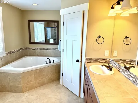 10505 NE 155th Avenue Vancouver WA 98682