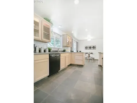 246 Laverne Drive Kalama WA 98625