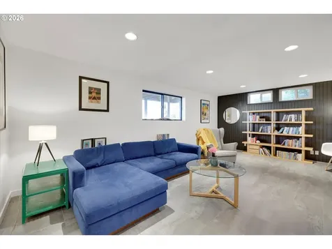 2400 SW 81st Avenue Portland OR 97225