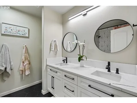12219 NE 104th Street Vancouver WA 98682