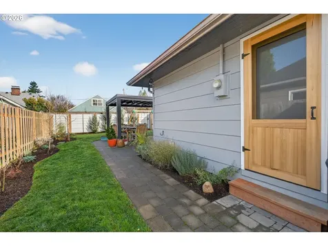 6047 SE Rhone Street Portland OR 97206