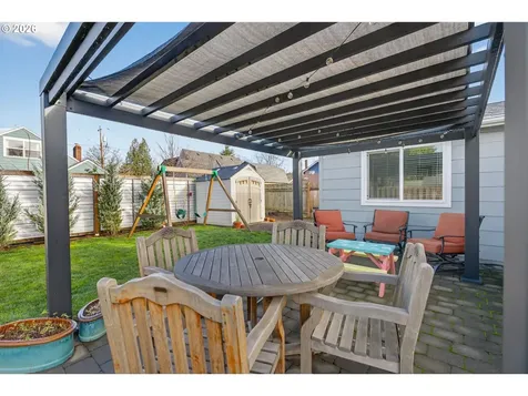 6047 SE Rhone Street Portland OR 97206