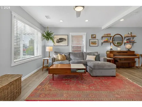 6047 SE Rhone Street Portland OR 97206