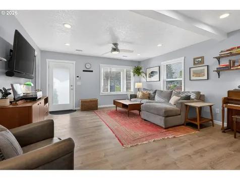 6047 SE Rhone Street Portland OR 97206