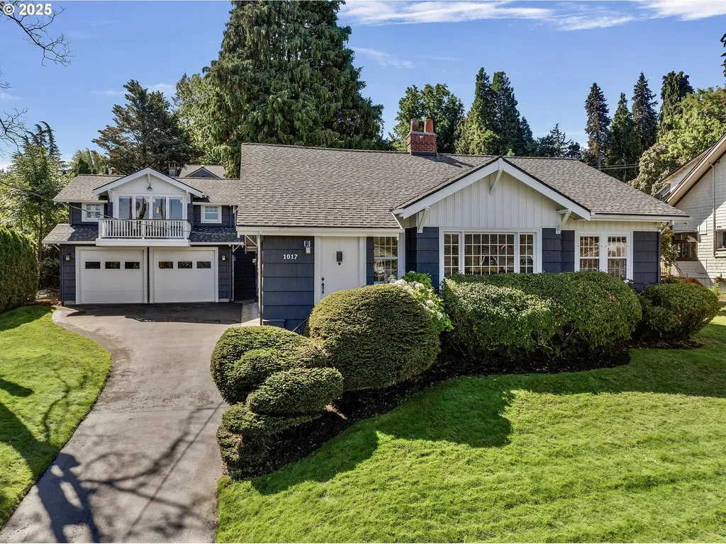 1017 Cascade Avenue Hood River OR 97031