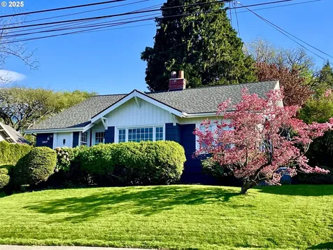 1017 Cascade Avenue Hood River OR 97031