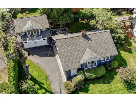 1017 Cascade Avenue Hood River OR 97031