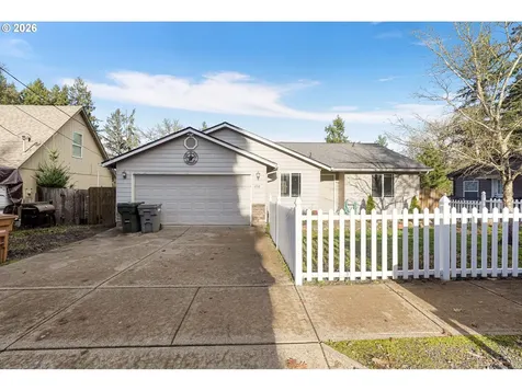 1716 Fir Street Sweet Home OR 97386