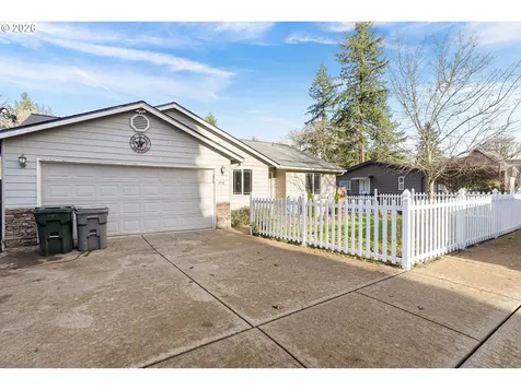 1716 Fir Street Sweet Home OR 97386