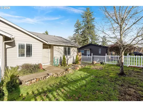 1716 Fir Street Sweet Home OR 97386