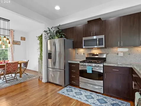 2151 NE Redelfs Way Beaverton OR 97006