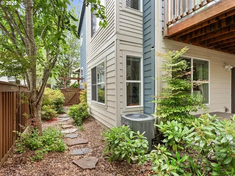 2151 NE Redelfs Way Beaverton OR 97006