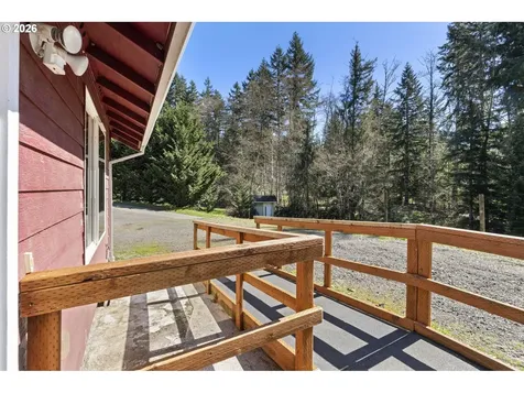 110 Sunny Basin Road Castle Rock WA 98611