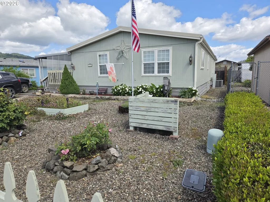 428 S State Street Sutherlin OR 97479