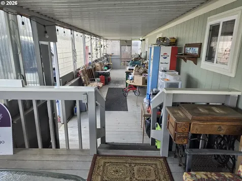 428 S State Street Sutherlin OR 97479